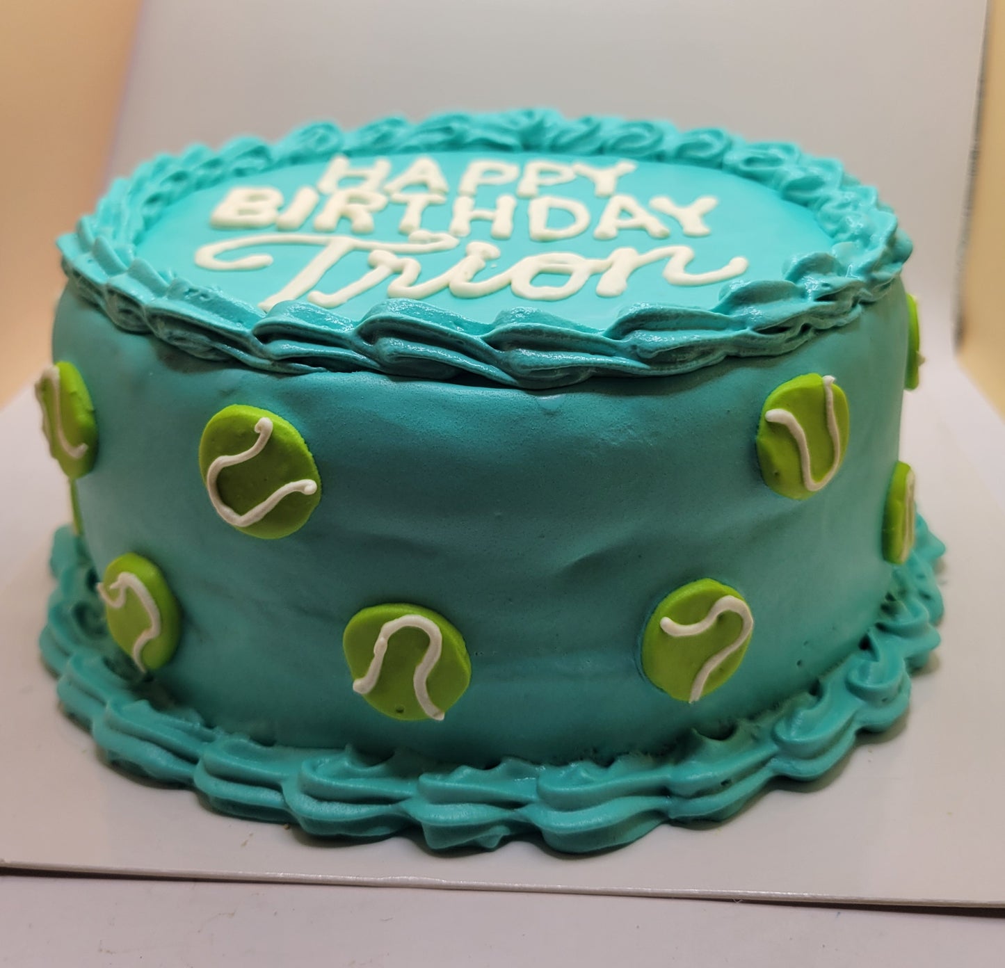 6 inch Round Single layer Basic Tier ( The Jake Cake)